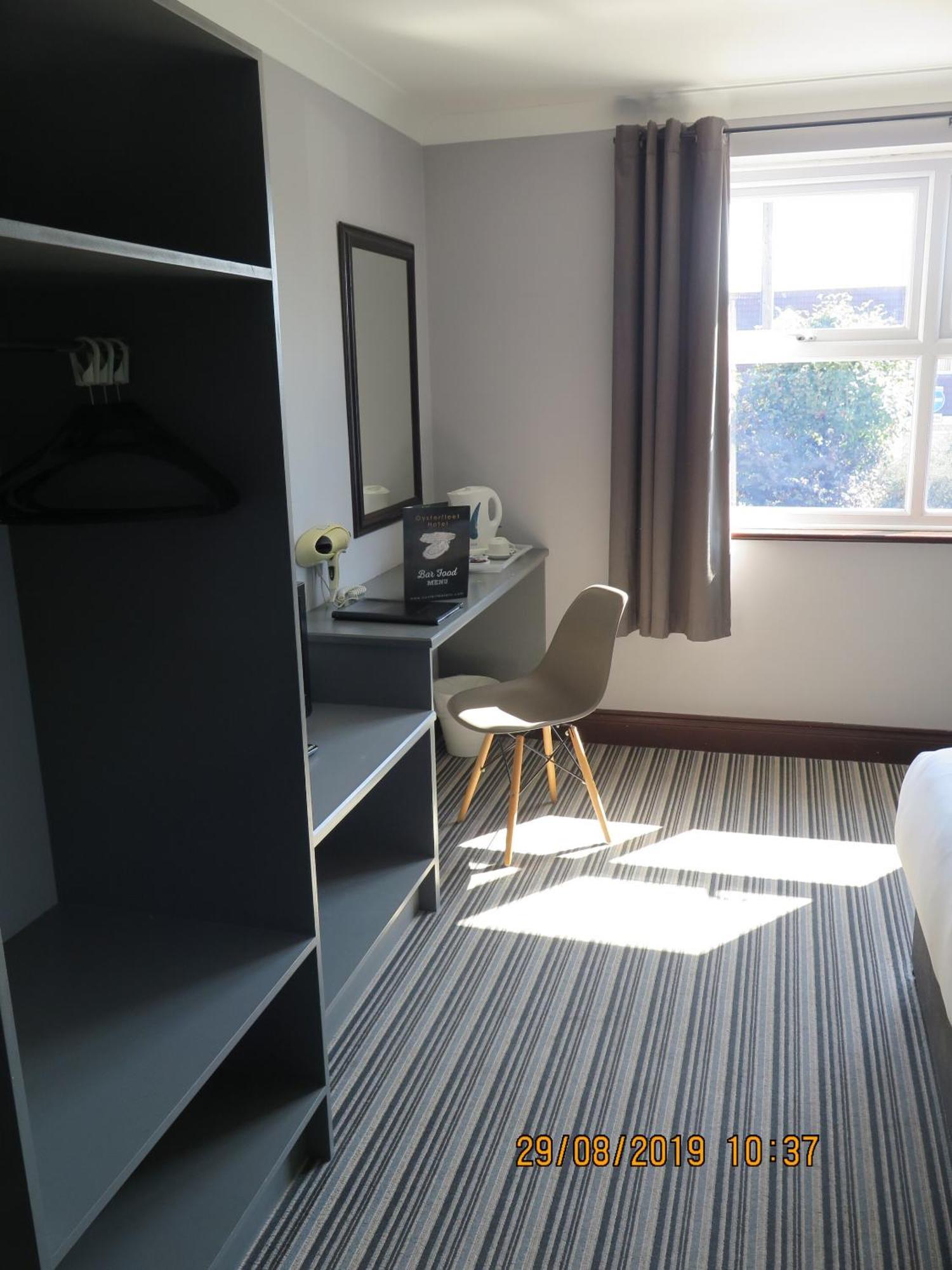 Oyster Fleet Hotel Canvey Island Zewnętrze zdjęcie